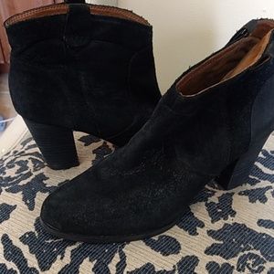 Women's Clark's Size 12 Booties